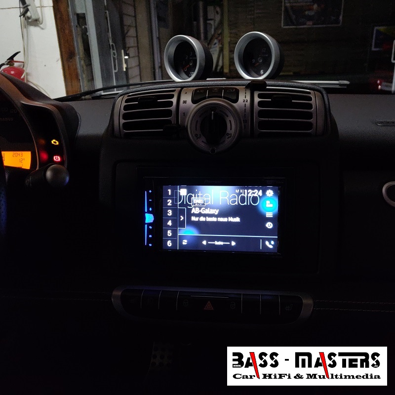 Smart Fourtwo 451 - Pioneer DMH-A 3300DAB